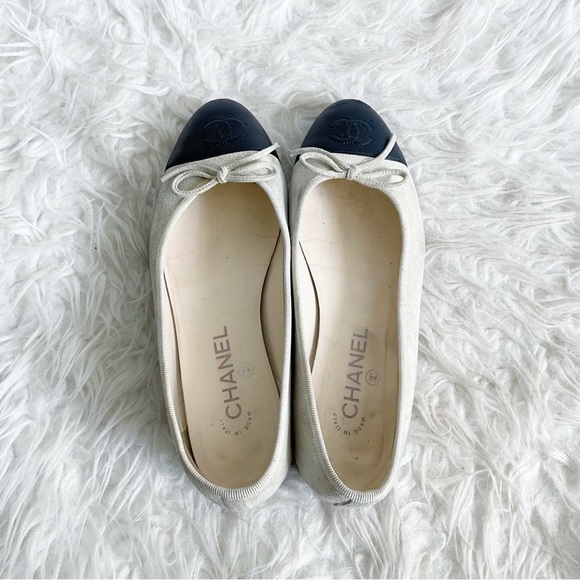 Chanel Beige Black Leather Interlocking CC Logo Cap Toe Ballet Flat 37.5 - Picture 10 of 13